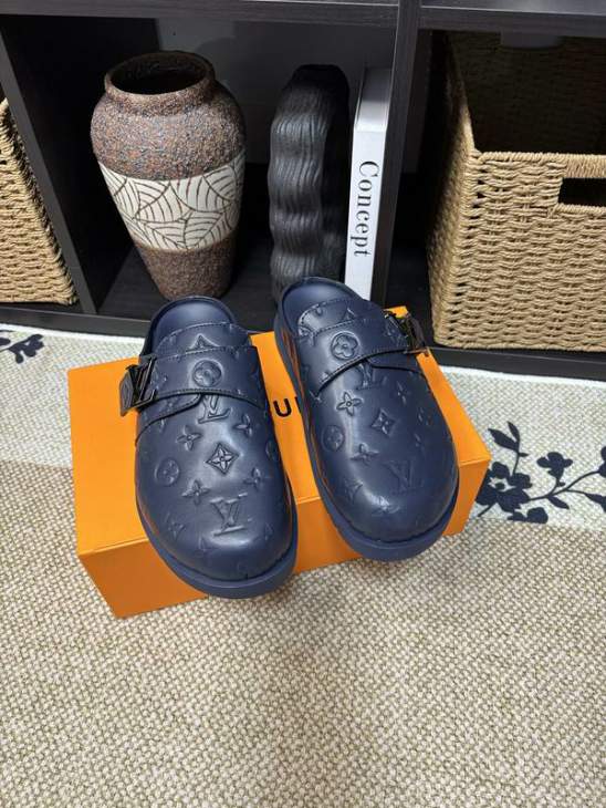 Picture of Louis Vuitton Slippers _SKULVsz38-45jyh0701795
